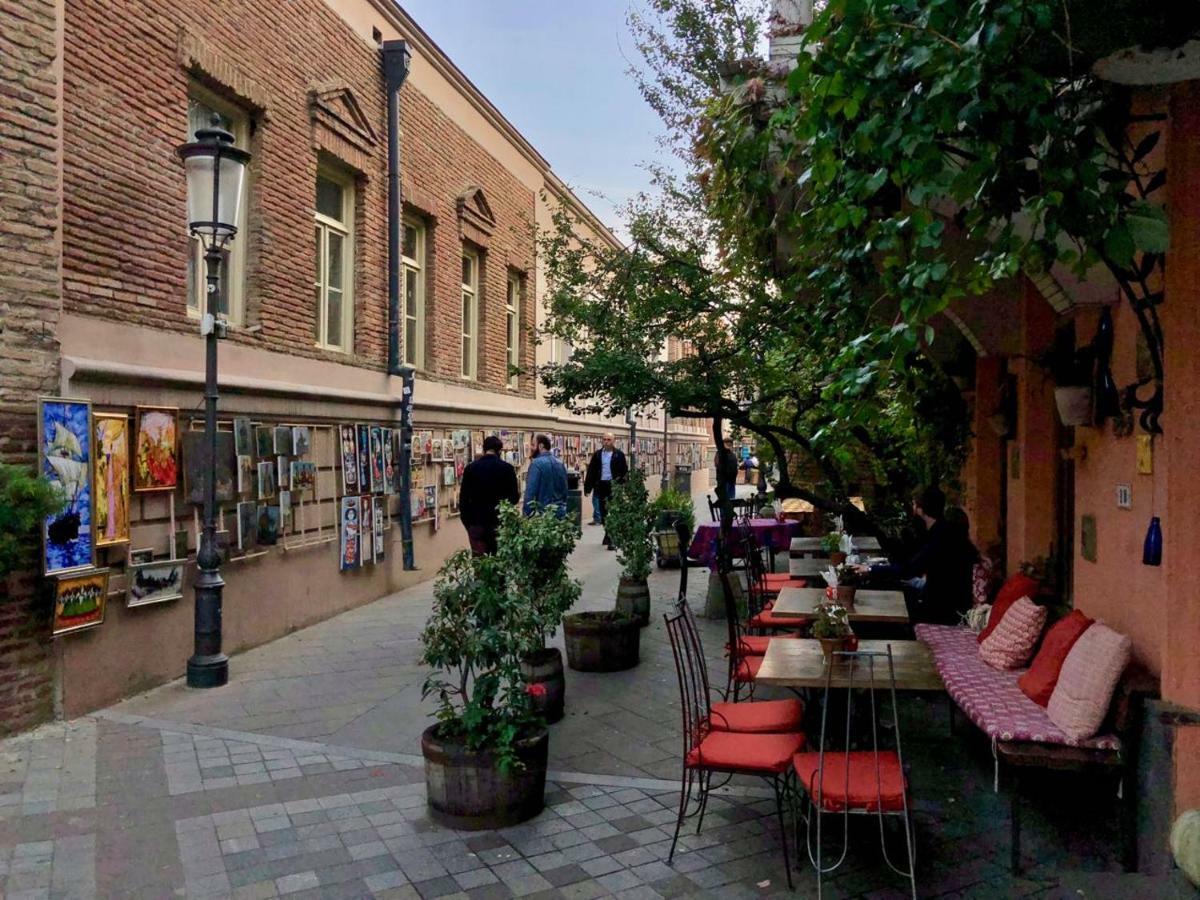 Near The Opera Apartment Tbilisi Exterior foto